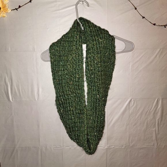 Free w/ Bundle - Handmade Infinity Scarf - Picture 2 of 4